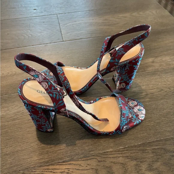 Gianni Bini Floral block heel - Picture 1 of 4